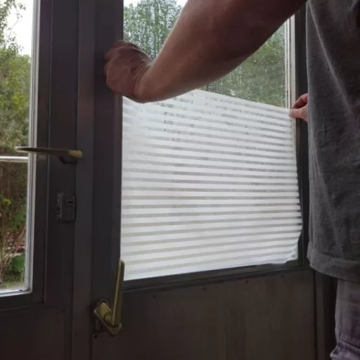 Csíkos homokszínű öntapadós ablakfólia 90cmx1m